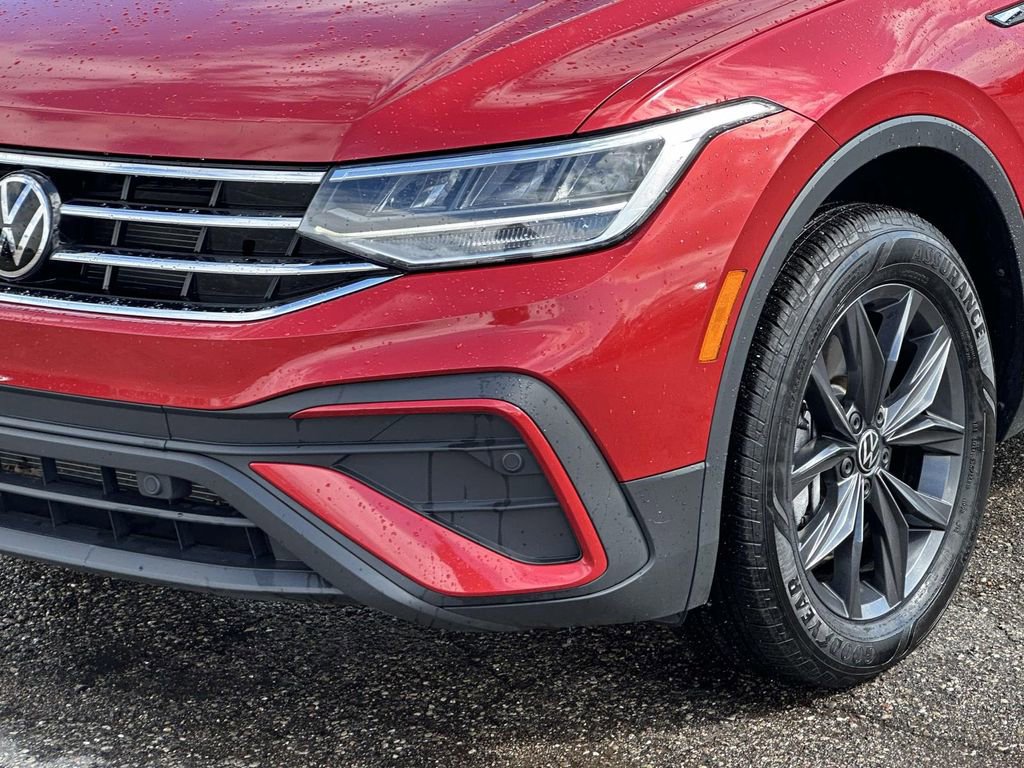 Certified 2023 Volkswagen Tiguan SE w/ Panoramic Sunroof Package image 8