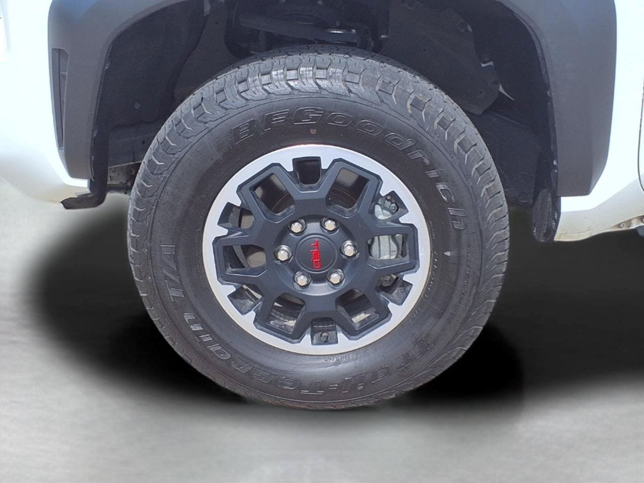 Used 2024 Toyota Tacoma TRD Off-Road AWD/4WD image 9