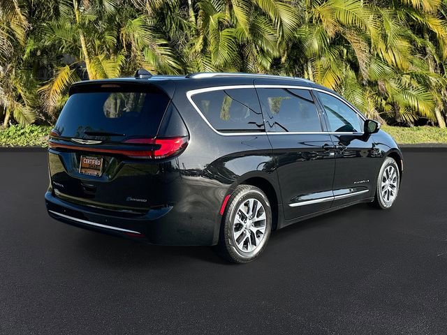 Used 2025 Chrysler Pacifica Pinnacle image 5