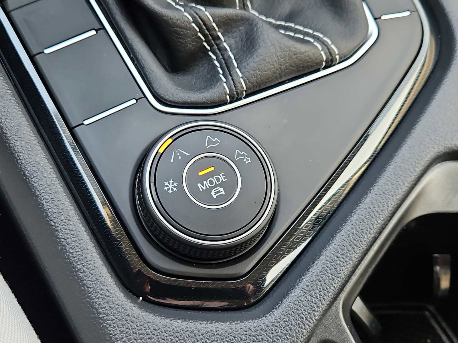 Used 2025 Volkswagen Taos S AWD/4WD image 16