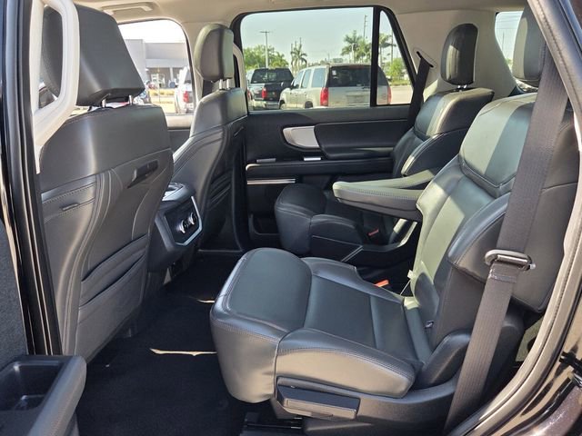 Certified 2025 Ford Expedition Active image 13