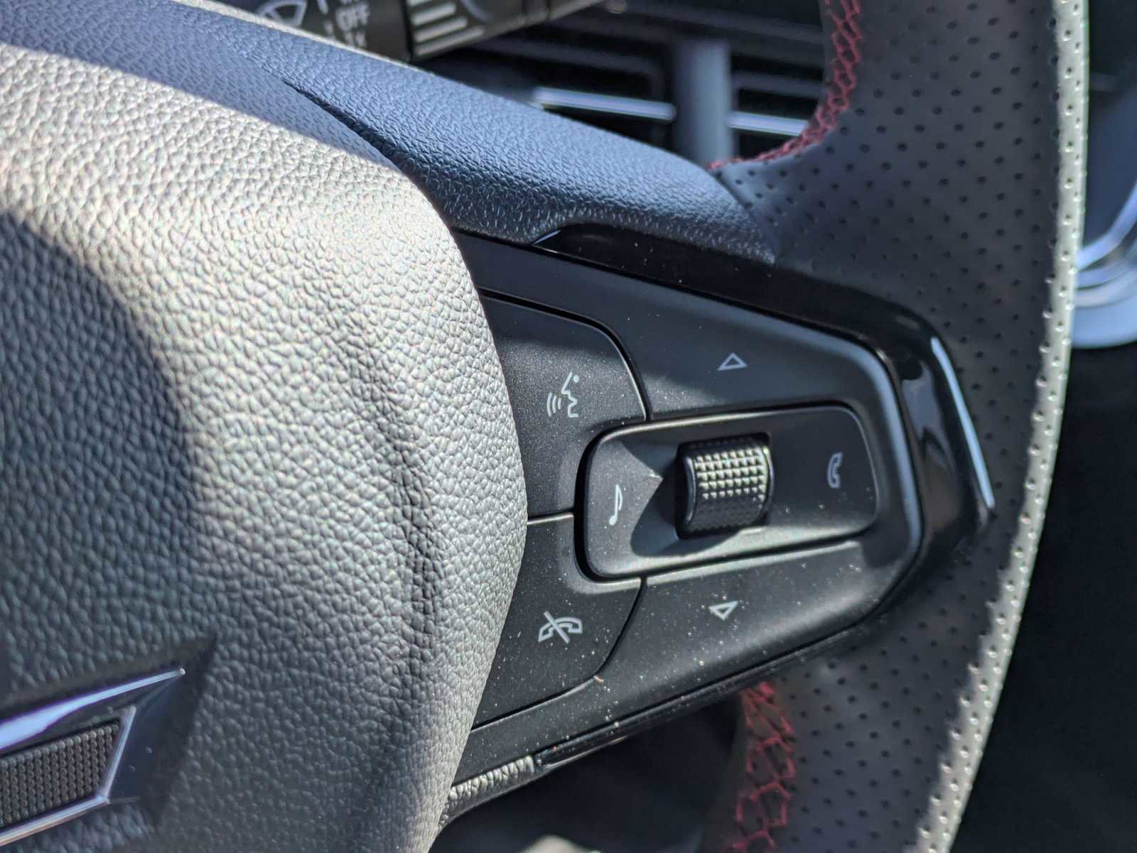 New 2026 Chevrolet Trax RS w/ Sunroof Package FWD image 26