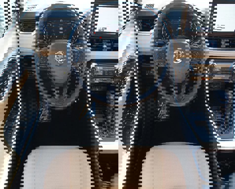 Certified 2025 Toyota RAV4 LE image 5