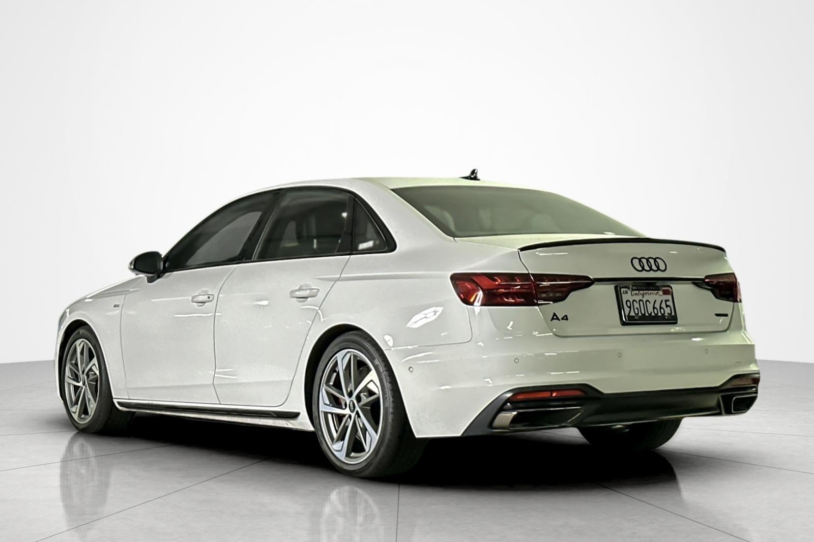 Used 2023 Audi A4 2.0T Prestige w/ Prestige Package AWD/4WD image 3