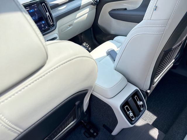 Certified 2024 Volvo XC40 B5 Core AWD/4WD image 26