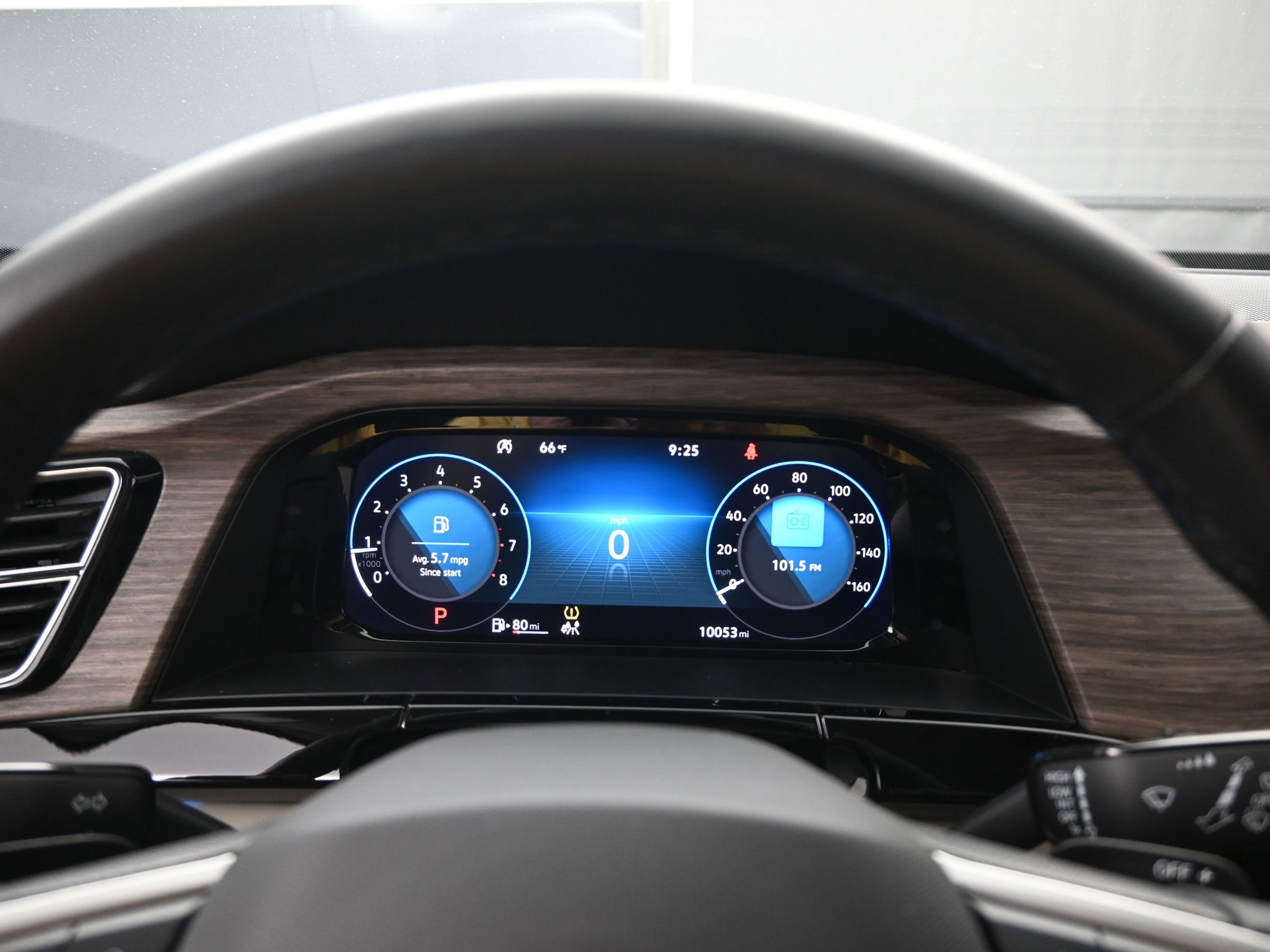 Used 2025 Volkswagen Atlas SEL Premium R-Line image 17