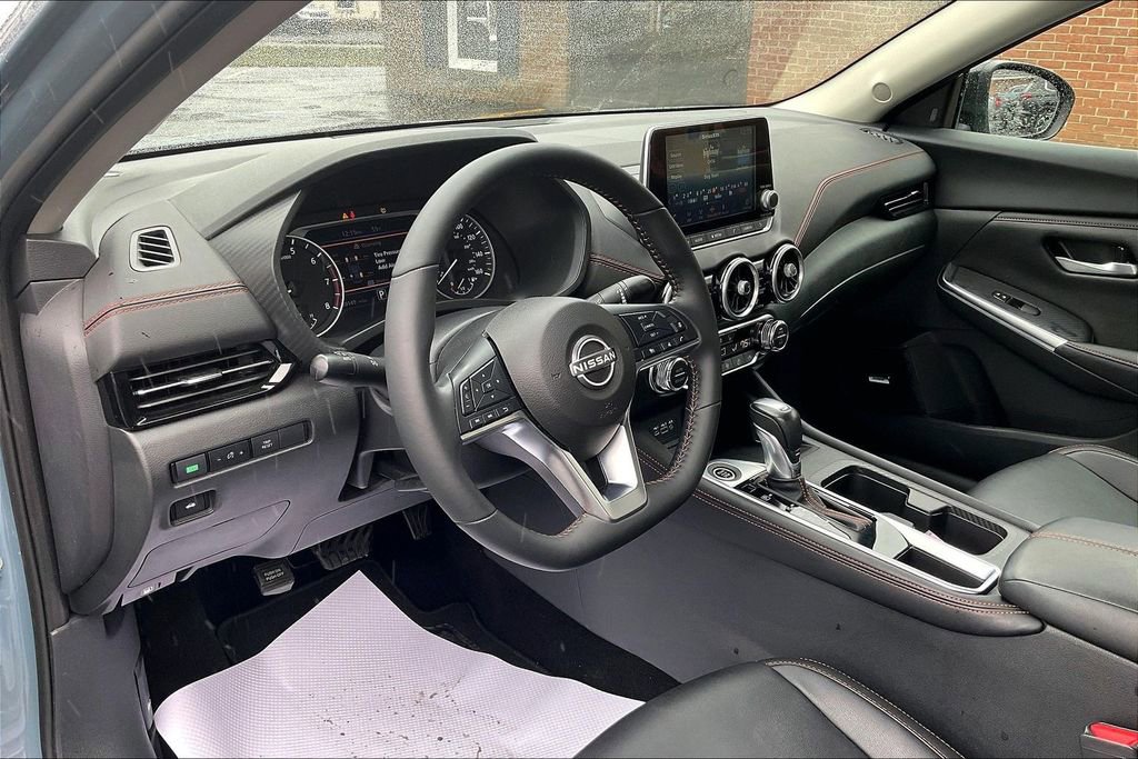 Used 2024 Nissan Sentra SR w/ SR Premium Package image 13