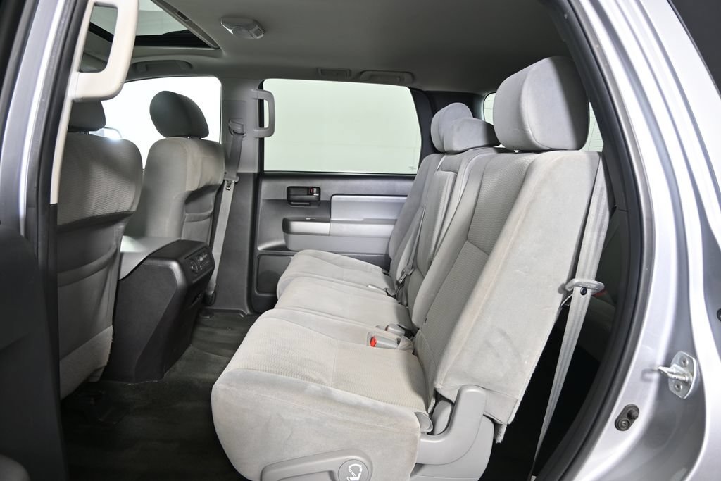 Used 2016 Toyota Sequoia SR5 AWD/4WD image 18