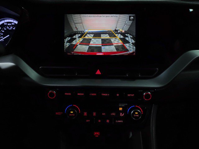 Used 2022 Kia Niro LX image 23