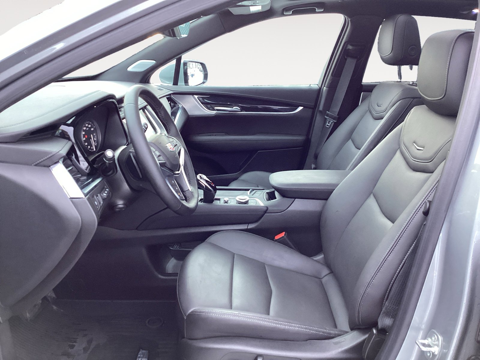 Used 2025 Cadillac XT5 Premium Luxury w/ Technology Package image 9