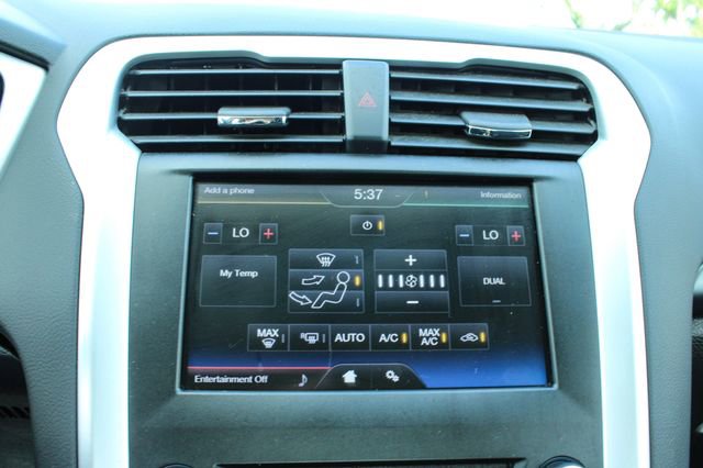 Used 2015 Ford Fusion SE FWD image 19