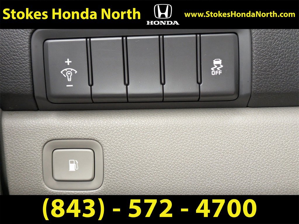 Used 2018 Kia Sedona LX w/ LX Essentials Premium Package image 25