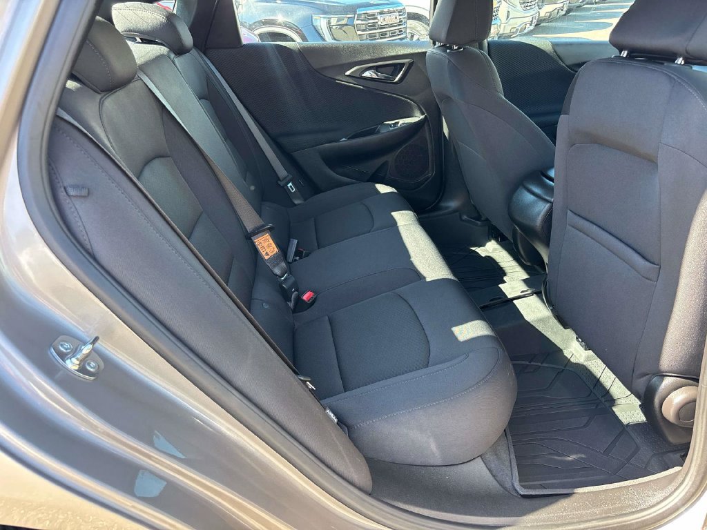 Used 2024 Chevrolet Malibu RS w/ LPO, Floor Liner Package FWD image 15