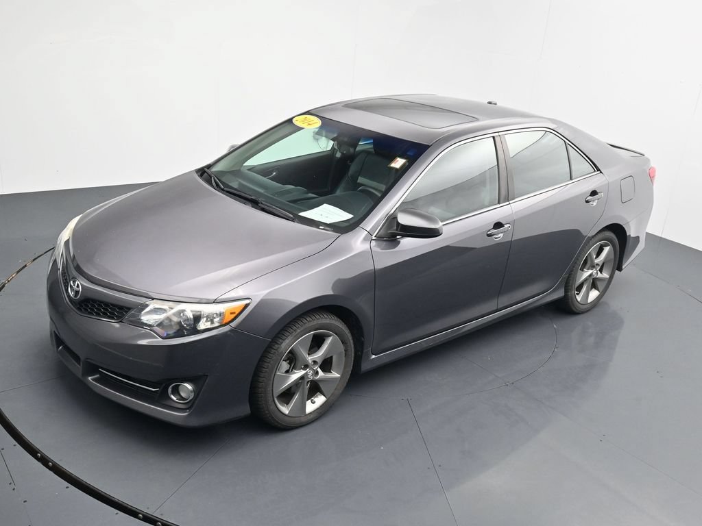 Used 2014 Toyota Camry SE w/ Leather Package FWD image 26