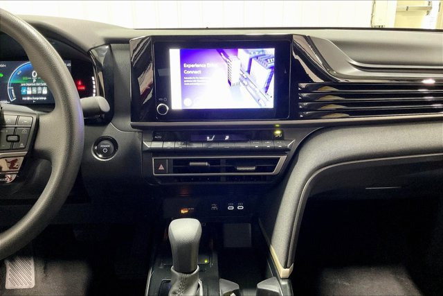 Certified 2025 Toyota Camry LE FWD image 7