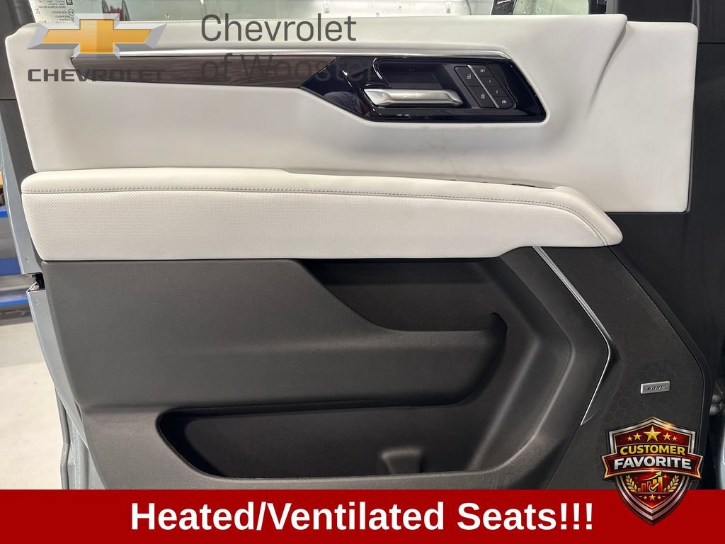 New 2025 Chevrolet Suburban Premier AWD/4WD image 30