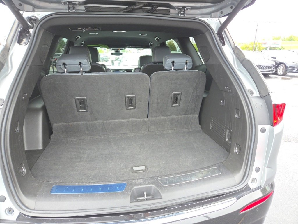 Used 2024 Buick Enclave Premium image 16