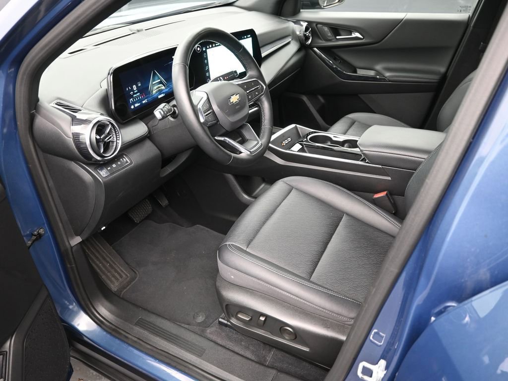 Used 2025 Chevrolet Equinox LT w/ Convenience Package II image 20
