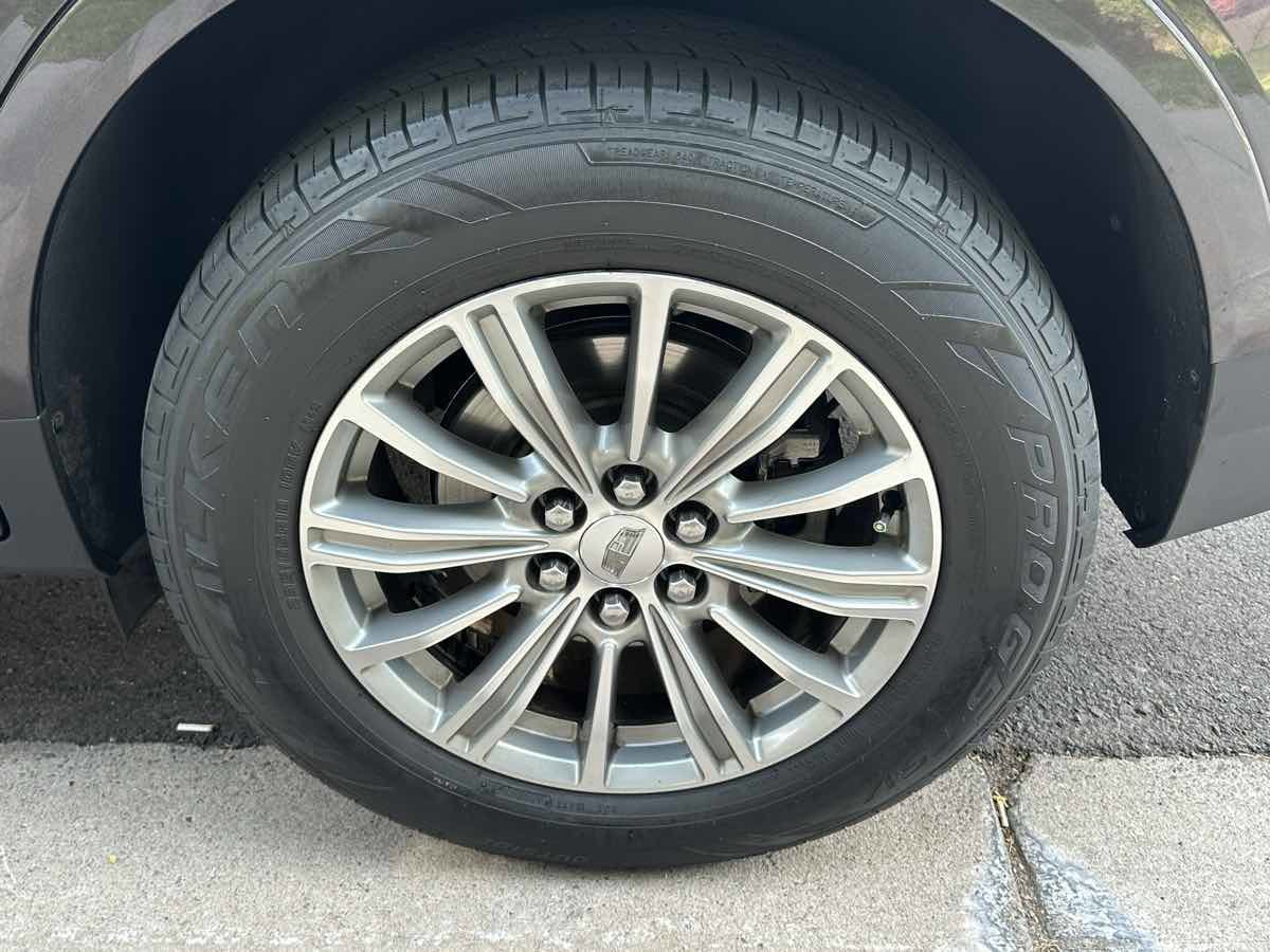 Used 2017 Cadillac XT5 Luxury w/ Driver Awareness Package image 56