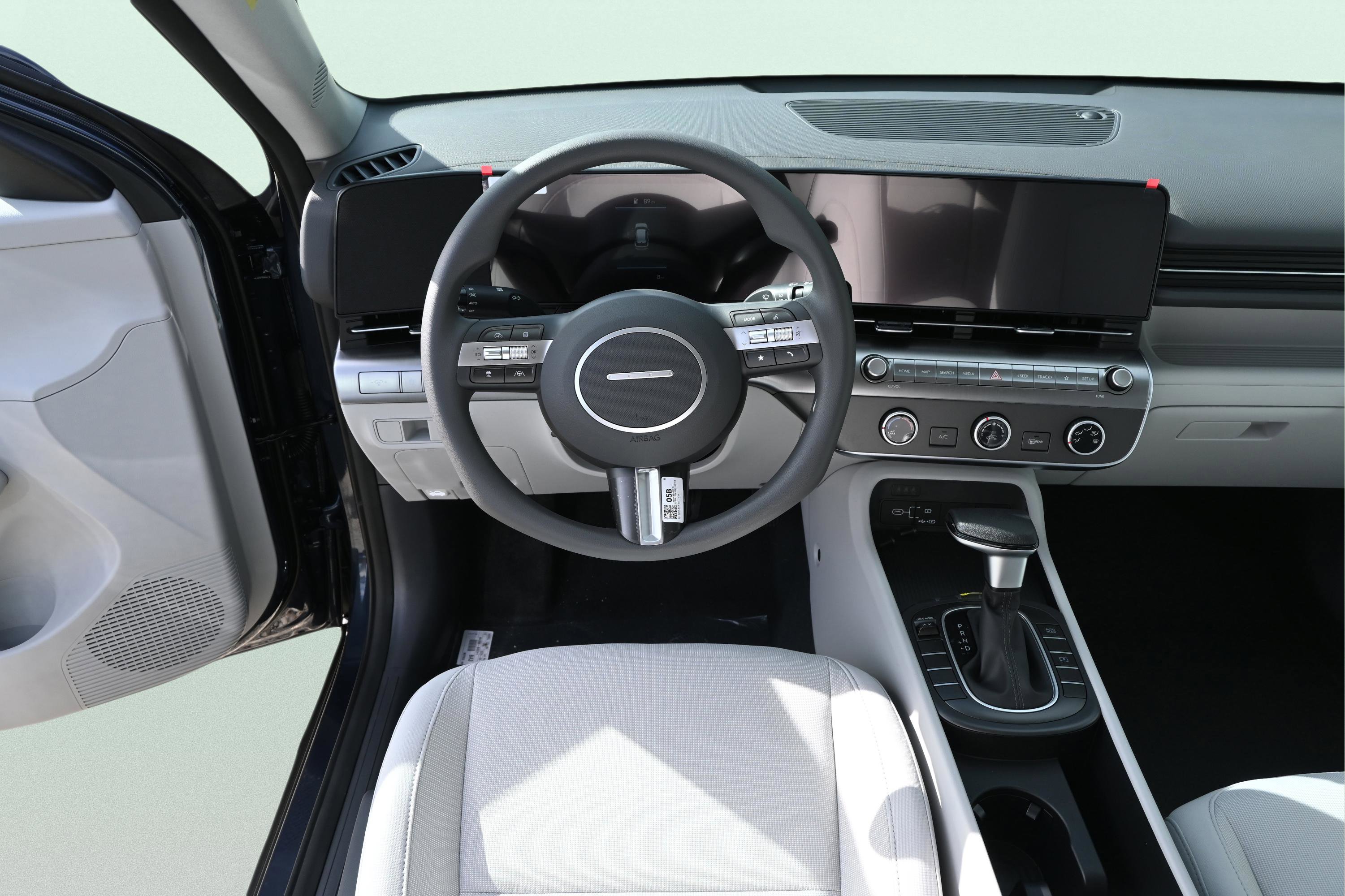 New 2026 Hyundai Kona SE image 12