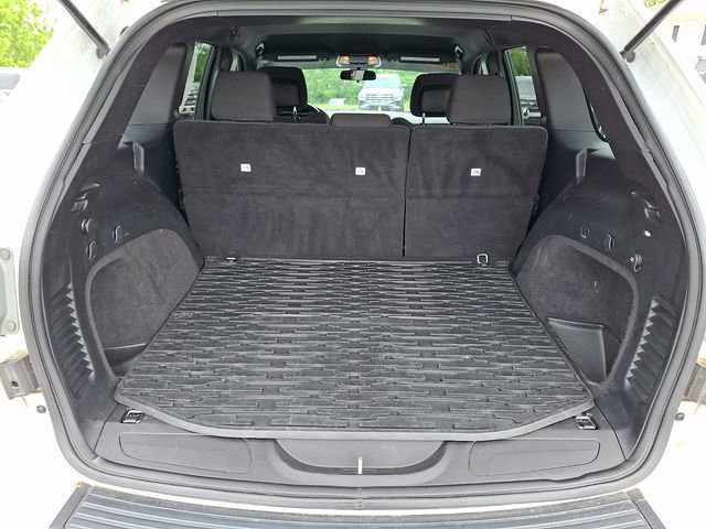Used 2019 Jeep Grand Cherokee Laredo AWD/4WD image 35