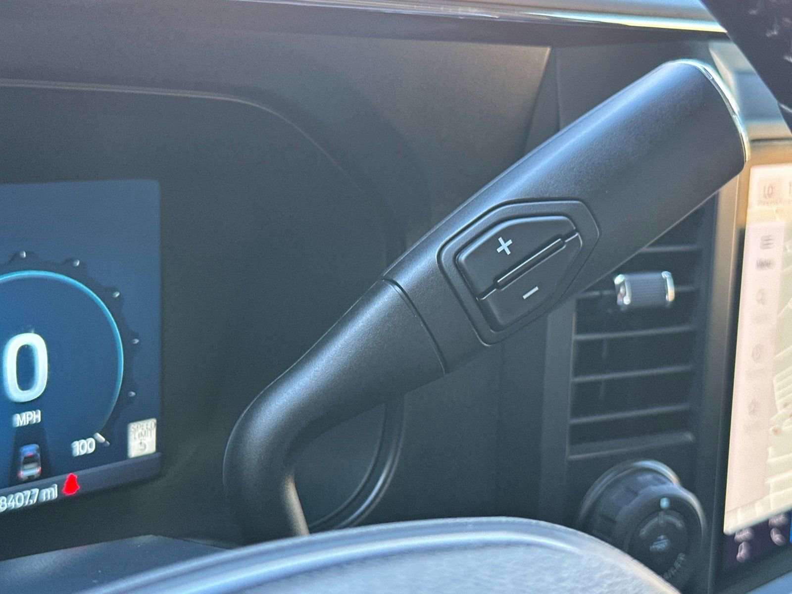 Used 2024 Ford F250 Lariat w/ Lariat Ultimate Package image 26