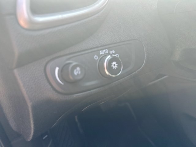 Used 2020 Chevrolet Trax LT w/ LT Convenience Package FWD image 54