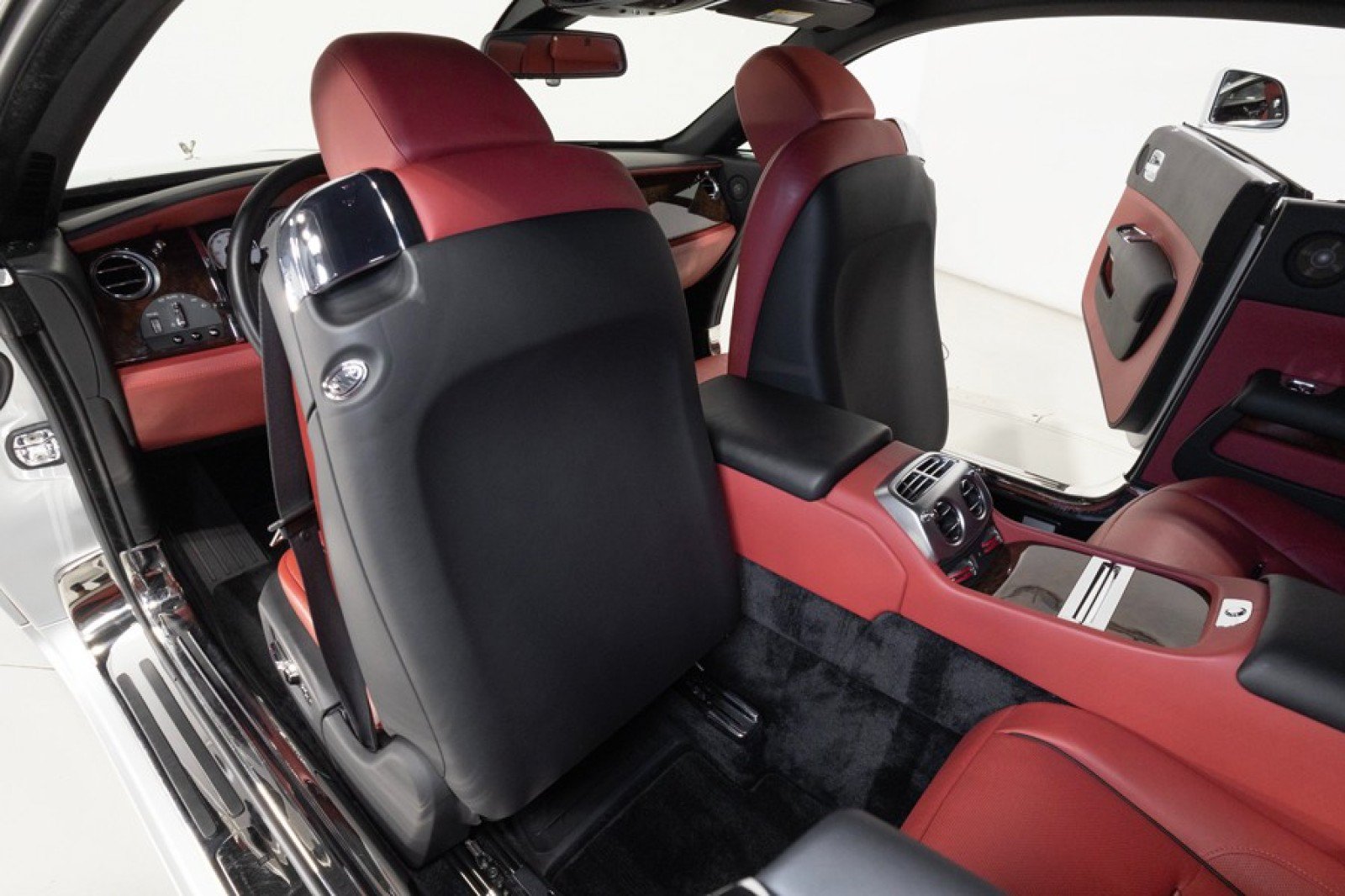 Used 2016 Rolls-Royce Wraith RWD image 45