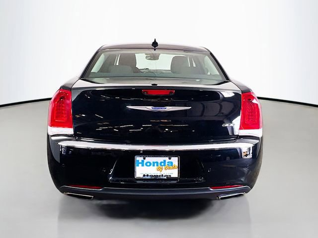 Used 2023 Chrysler 300 Touring w/ Safetytec Plus Group image 23
