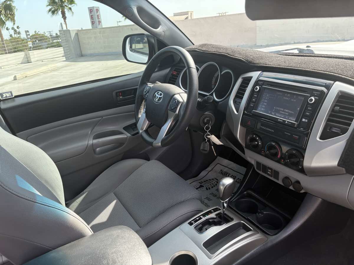 Used 2015 Toyota Tacoma PreRunner image 22