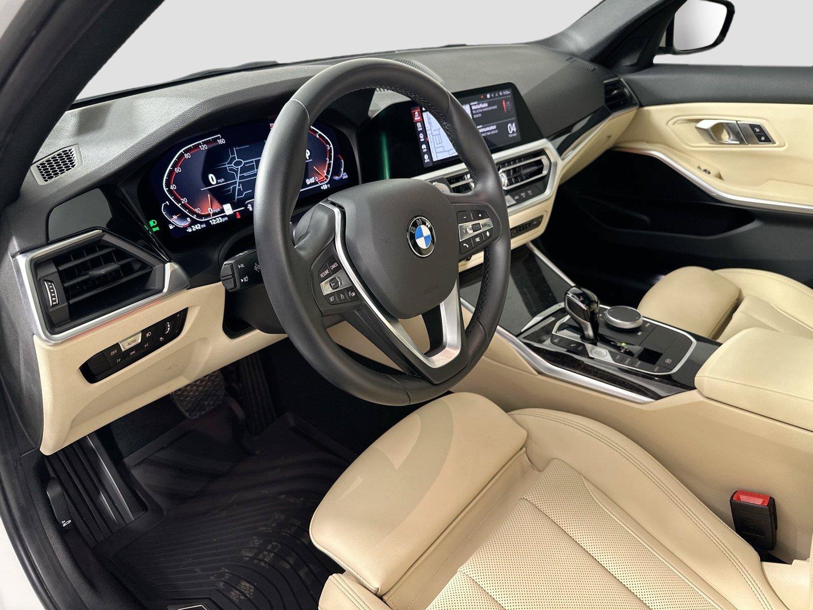 Used 2022 BMW 330i Sedan w/ Driving Assistance Package RWD image 9