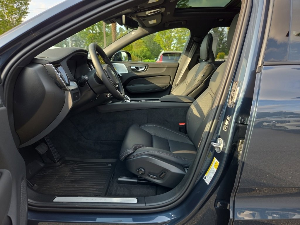 New 2026 Volvo XC60 B5 Ultra w/ Protection Package Premier image 4