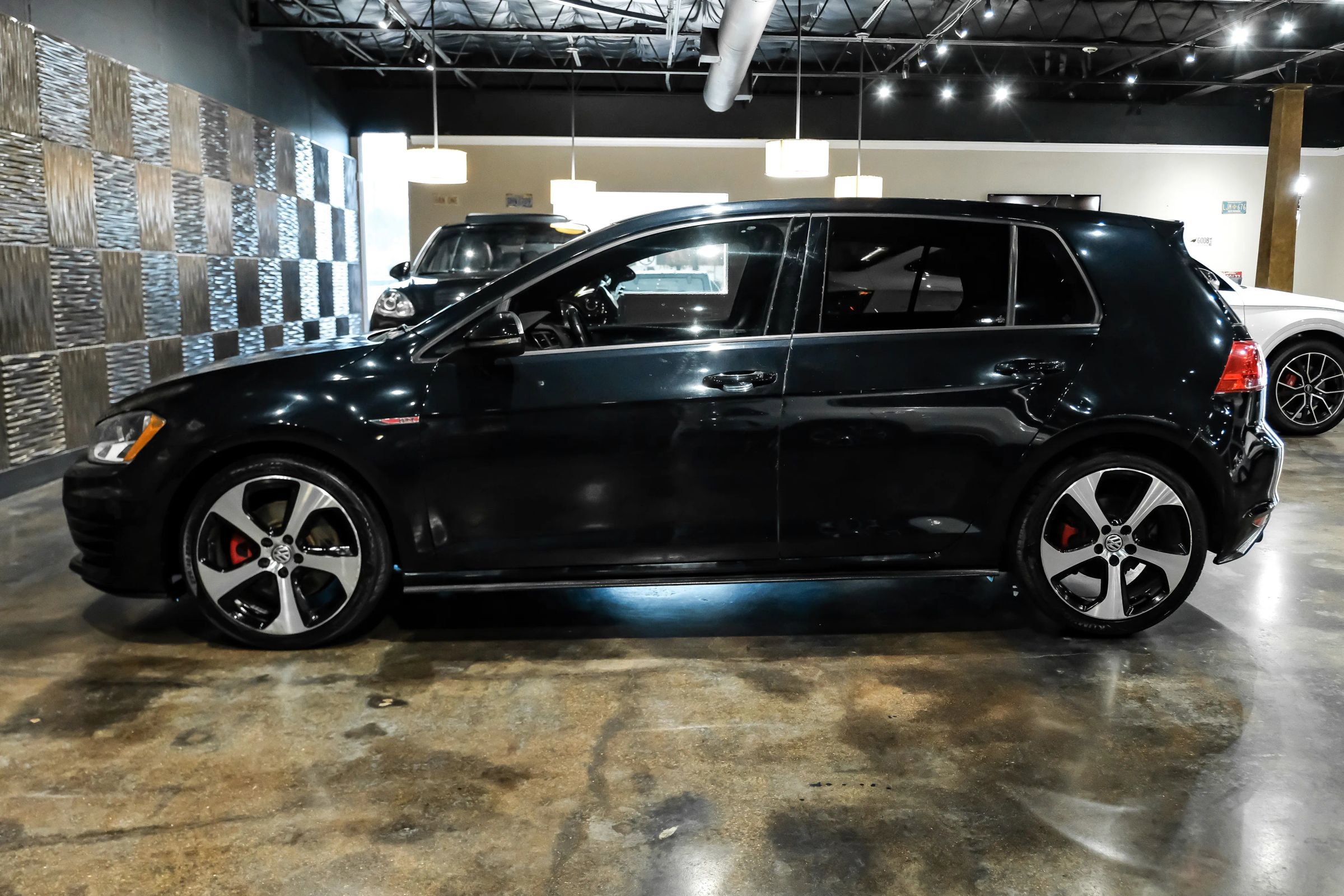 Used 2017 Volkswagen GTI S FWD image 11