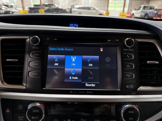 Certified 2017 Toyota Highlander XLE FWD image 22