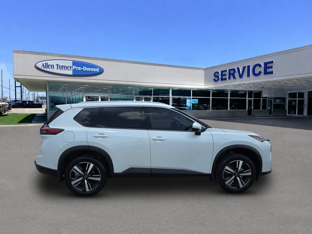 Used 2024 Nissan Rogue SL FWD image 9