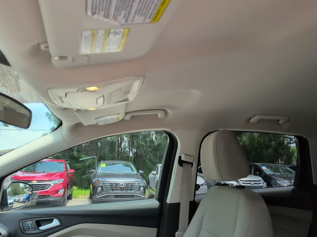 Used 2017 Ford Escape SE FWD image 10