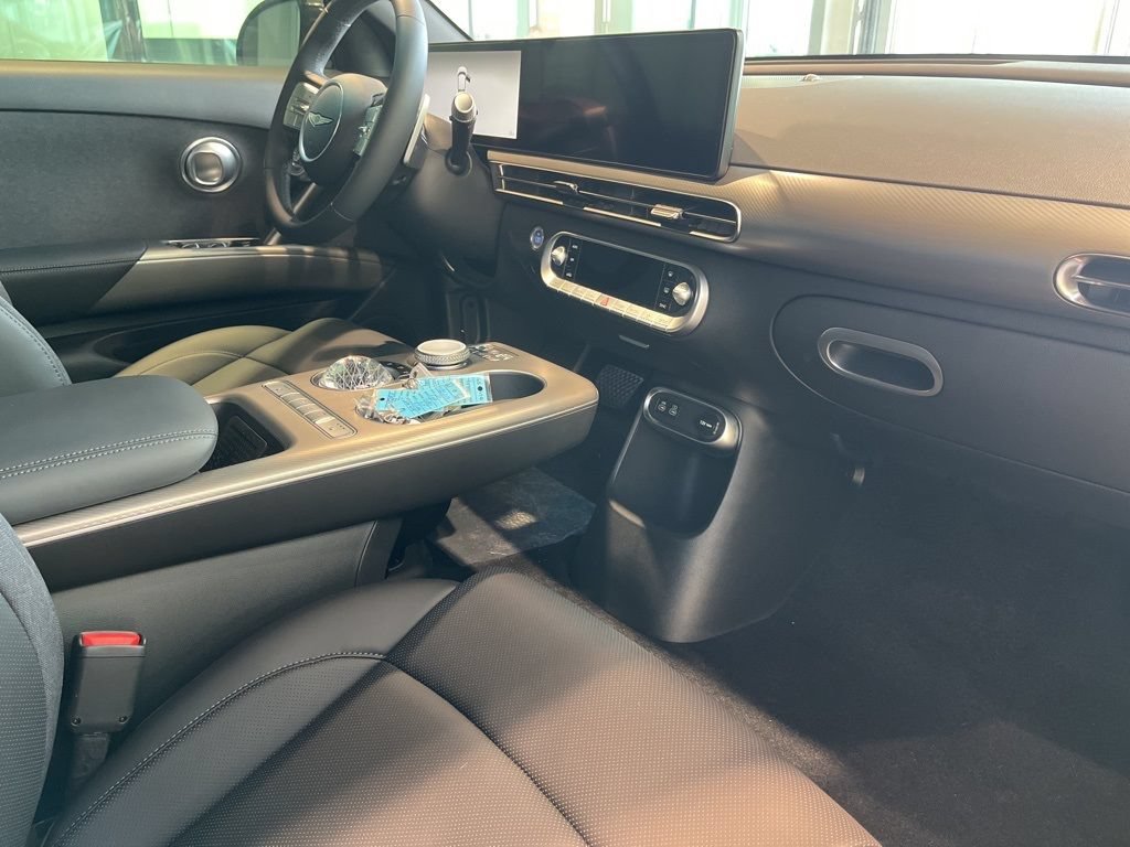 New 2024 Genesis GV60 RWD image 13