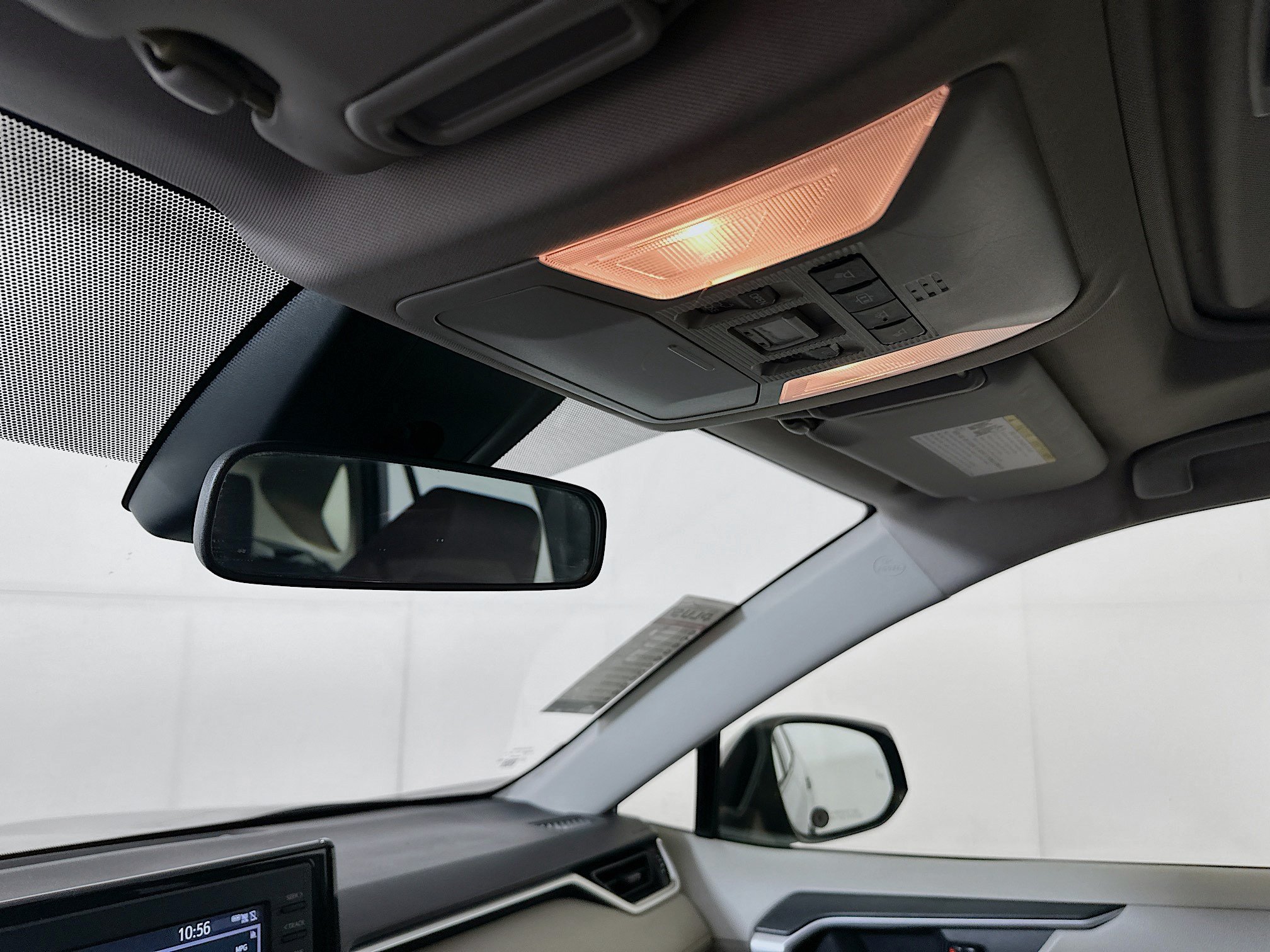 Used 2019 Toyota RAV4 XLE w/ Convenience Package FWD image 18