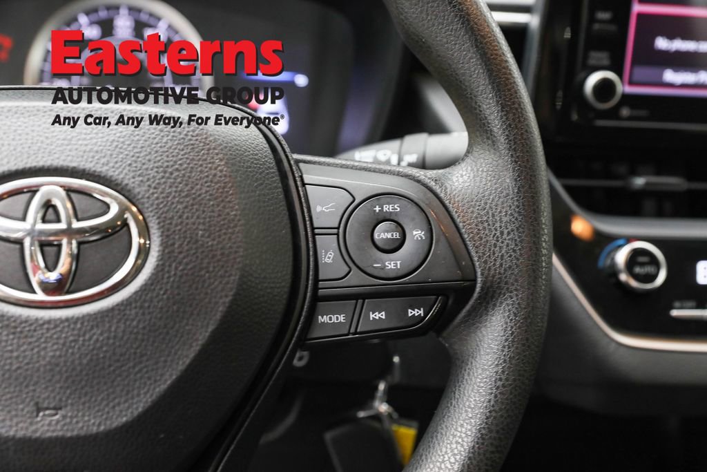 Used 2022 Toyota Corolla LE image 16