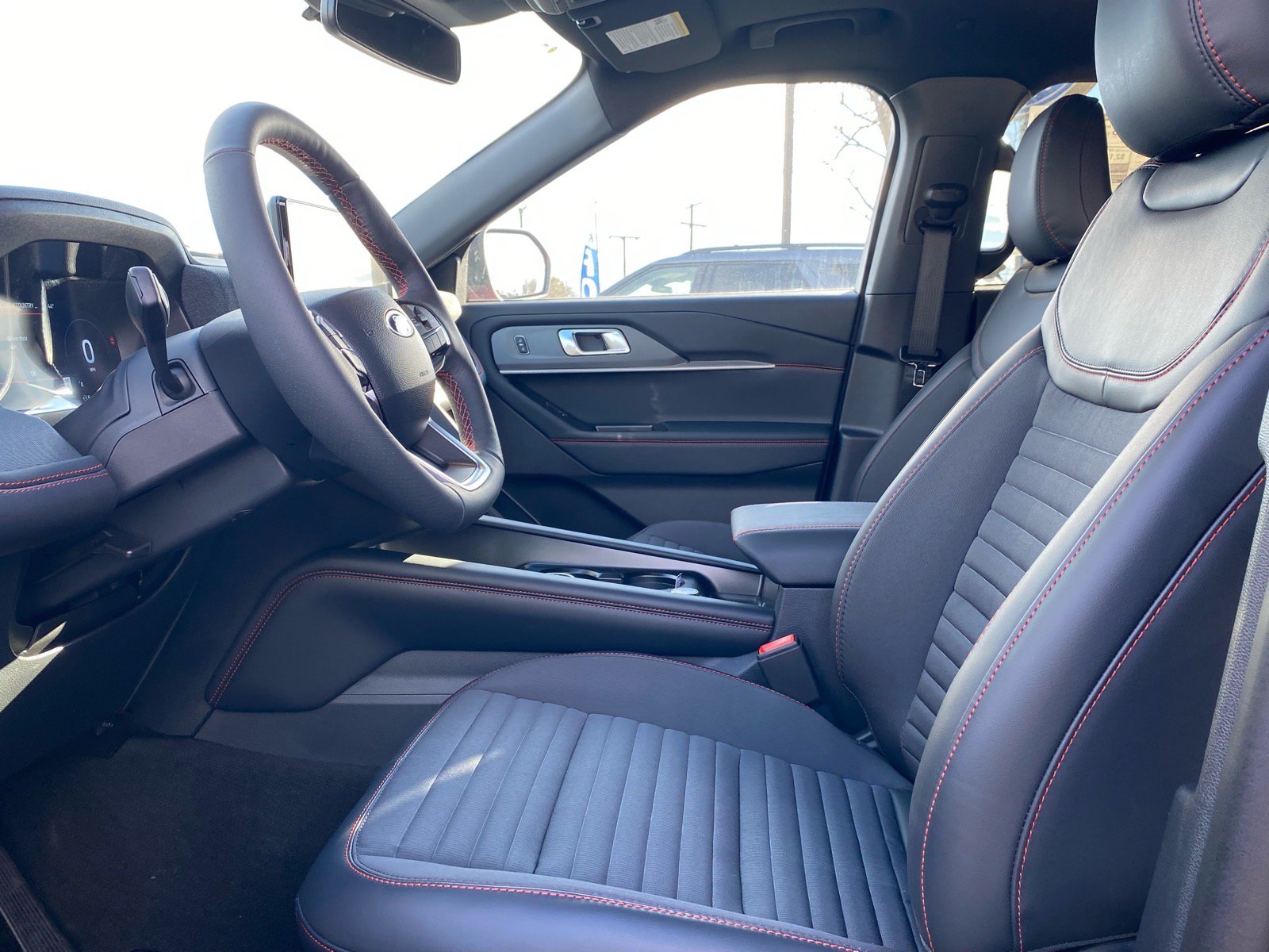 New 2026 Ford Explorer ST-Line w/ ST-Line Street Pack AWD/4WD image 9