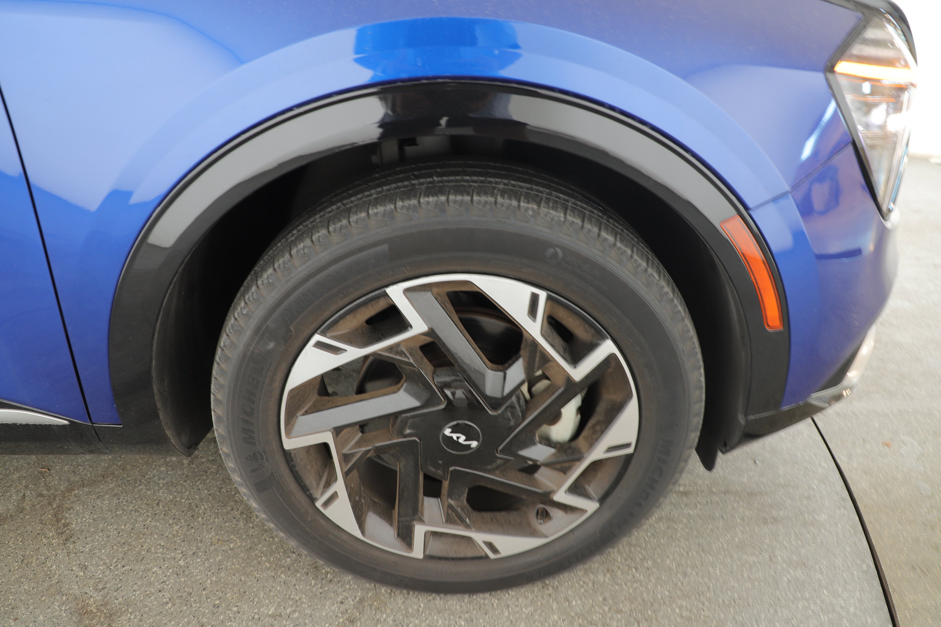 Used 2023 Kia Sportage SX image 3