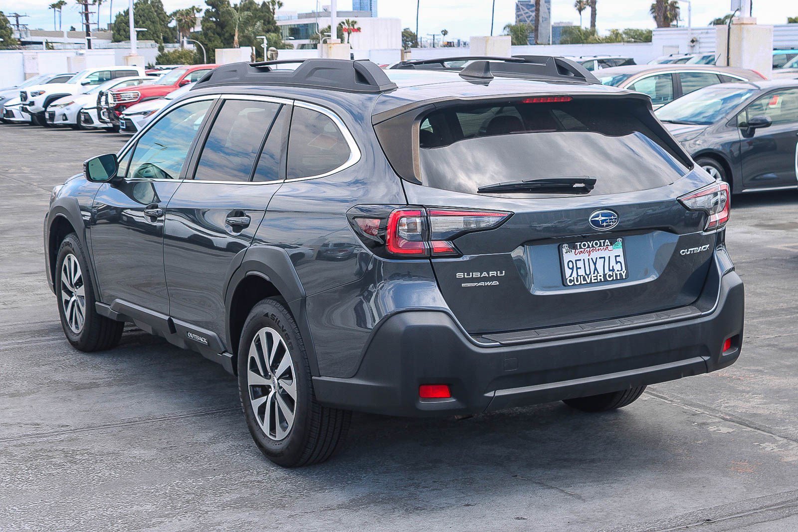 Used 2023 Subaru Outback Premium w/ Popular Package #1 AWD/4WD image 5