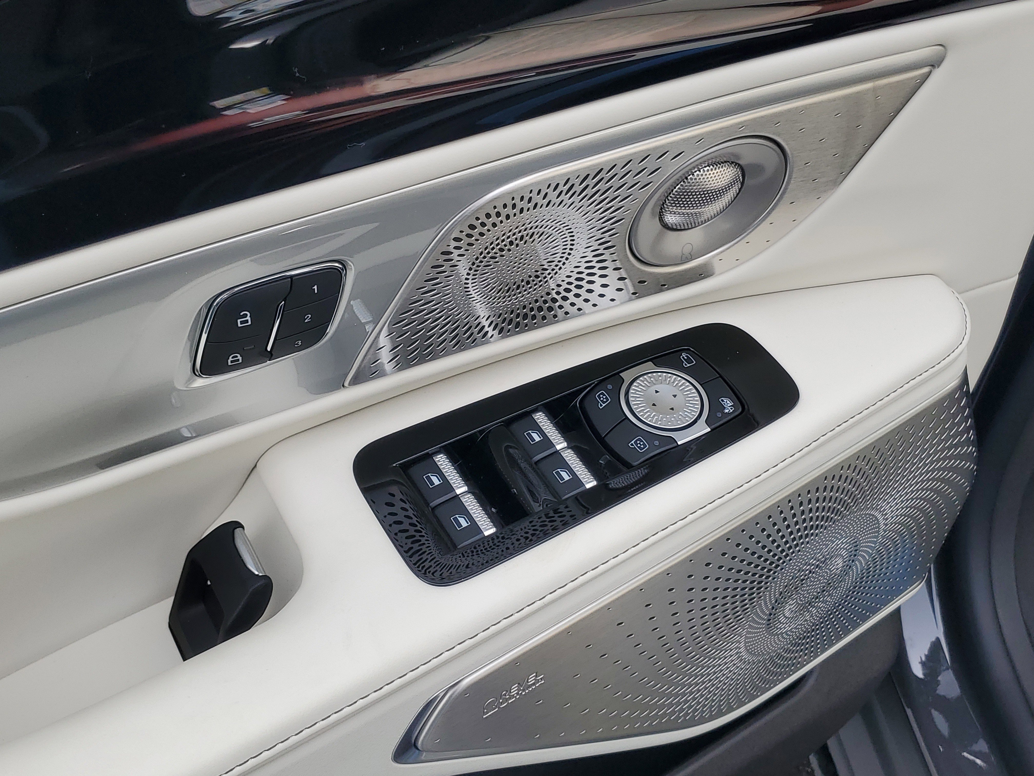 New 2026 Lincoln Nautilus Black Label AWD/4WD image 9