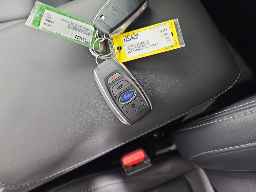 Certified 2025 Subaru Outback Limited image 31
