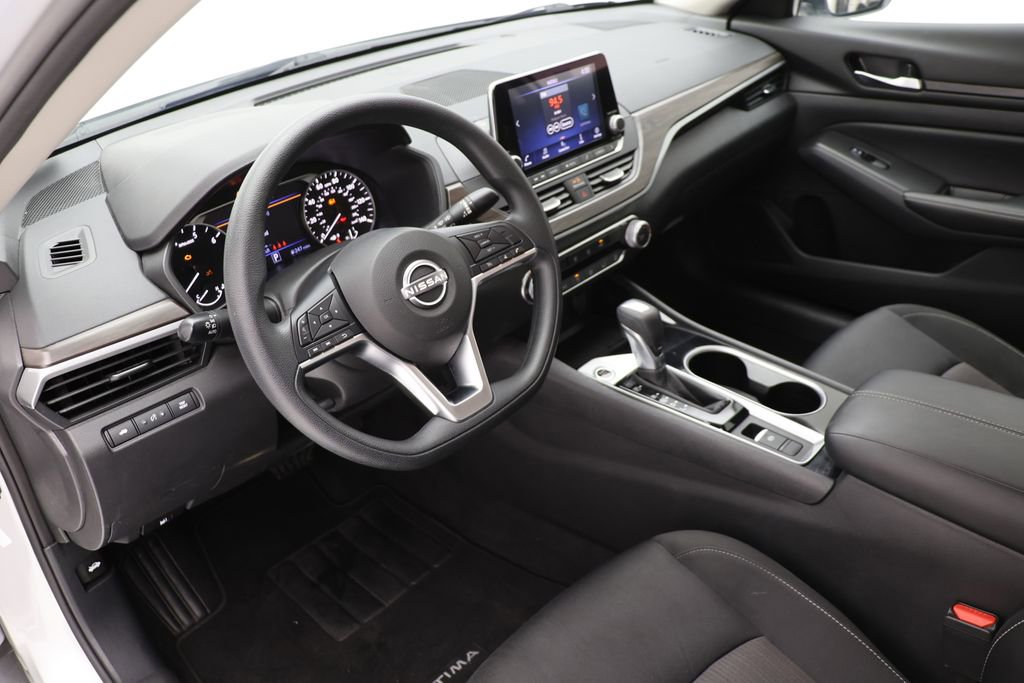 Used 2024 Nissan Altima 2.5 SV image 14