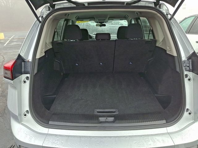 Used 2024 Nissan Rogue S image 29