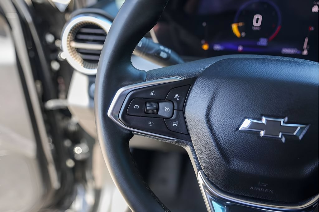 Used 2025 Chevrolet Trax ACTIV FWD image 17