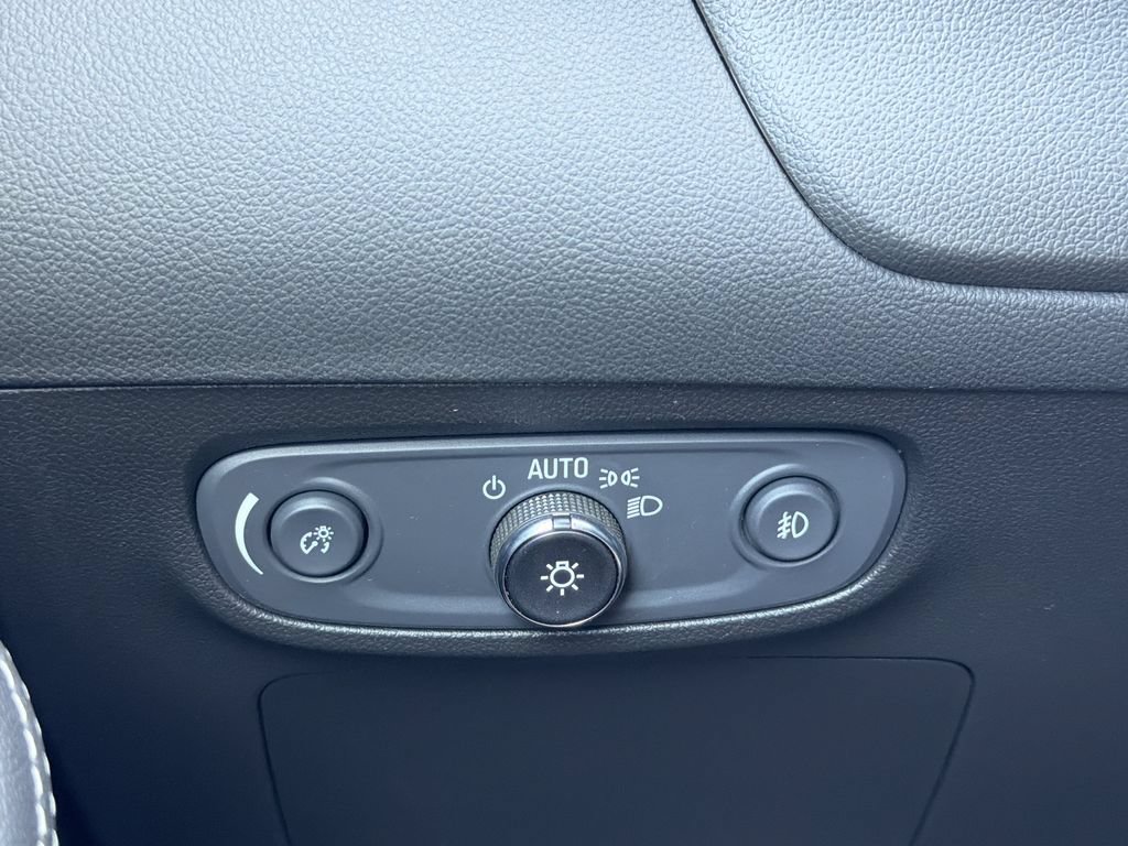 Used 2023 Buick Encore GX Select FWD image 12