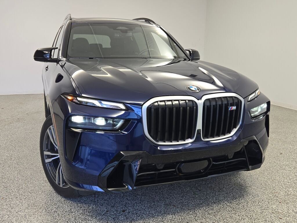 Used 2024 BMW X7 M60i w/ Executive Package image 4