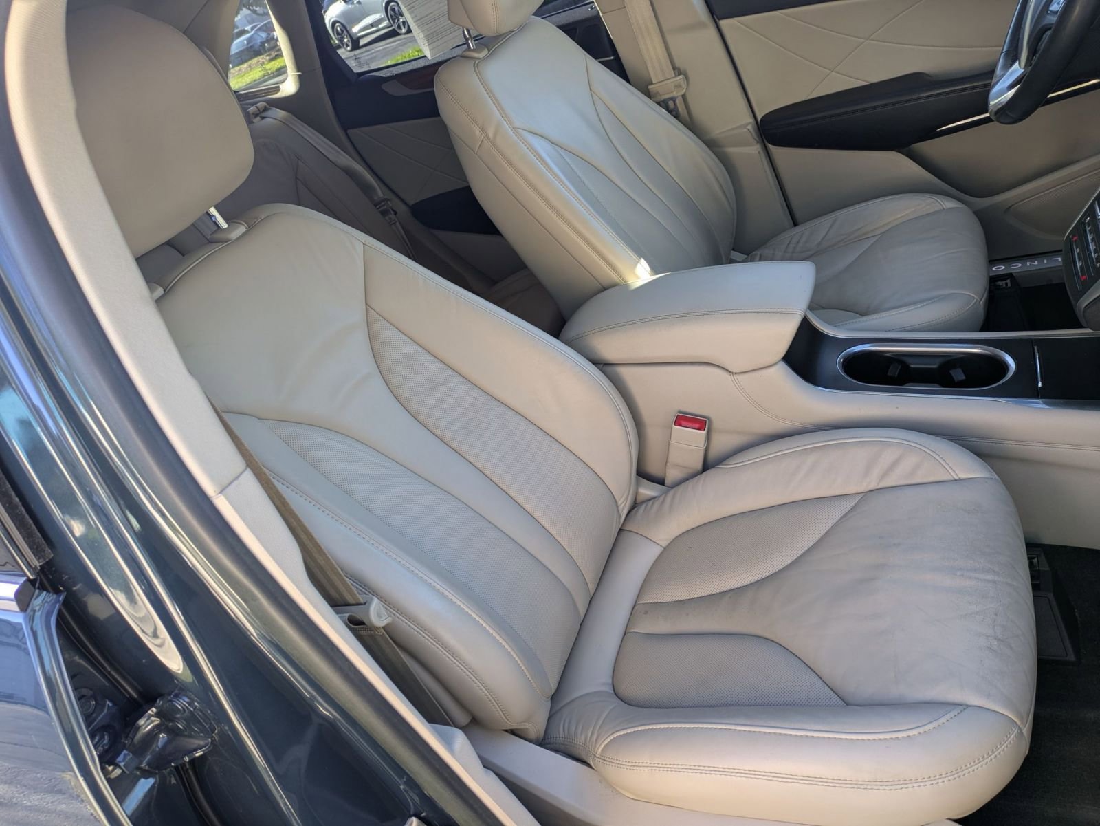 Used 2019 Lincoln MKC Select w/ Select Plus Package image 28